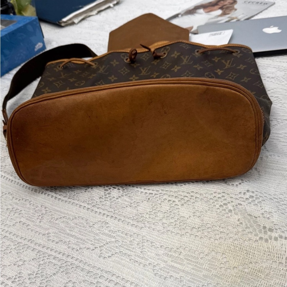 Louis Vuitton Monogram Backpack - Picture 4 of 11